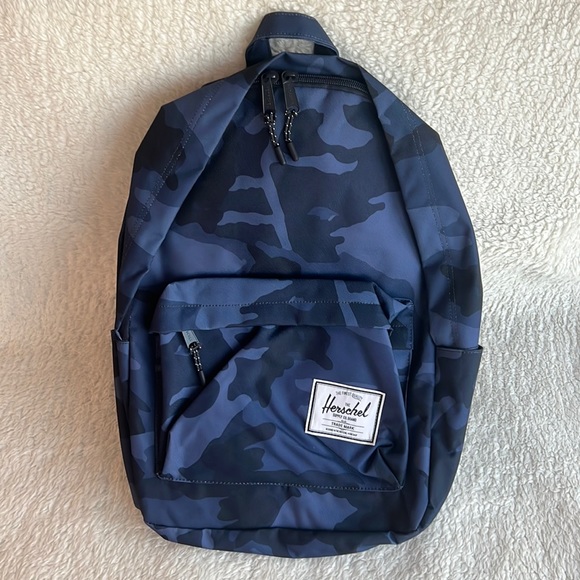 Herschel Supply Company Other - Herschel Classic XL Backpack Peacoat Camo School Backpack Laptop Bag